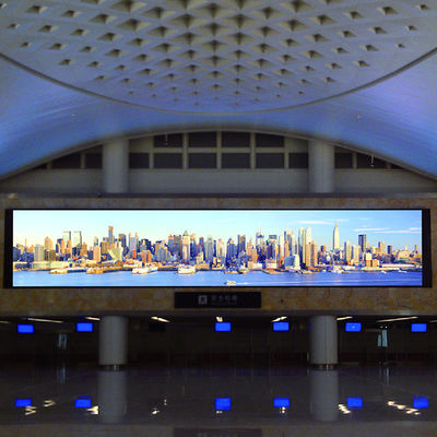 P1.8 แผงหน้าจอแสดงผล LED ในอาคาร 640 × 640 มม. หลายทิศทาง